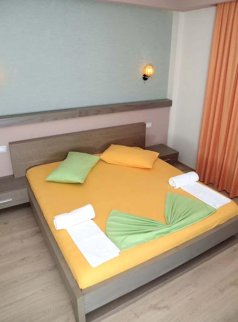 Picasso 7 - STD DBL SV Blc 2.jpg